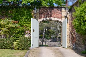 Photo 30- click for photo gallery